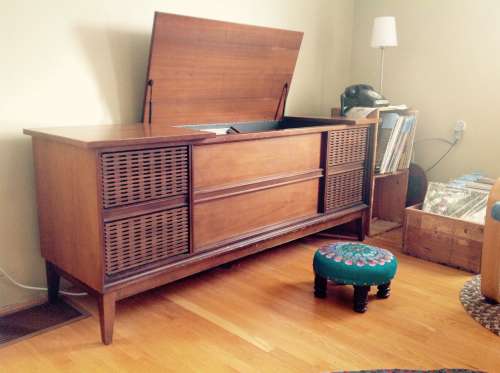 Vintage Console Stereo Repair & Update
